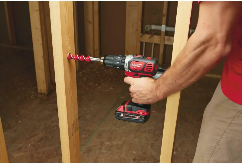 Aku kompaktní příklepová vrtačka Milwaukee M18 BPD-202C (2,0 Ah) (MI4933443515)